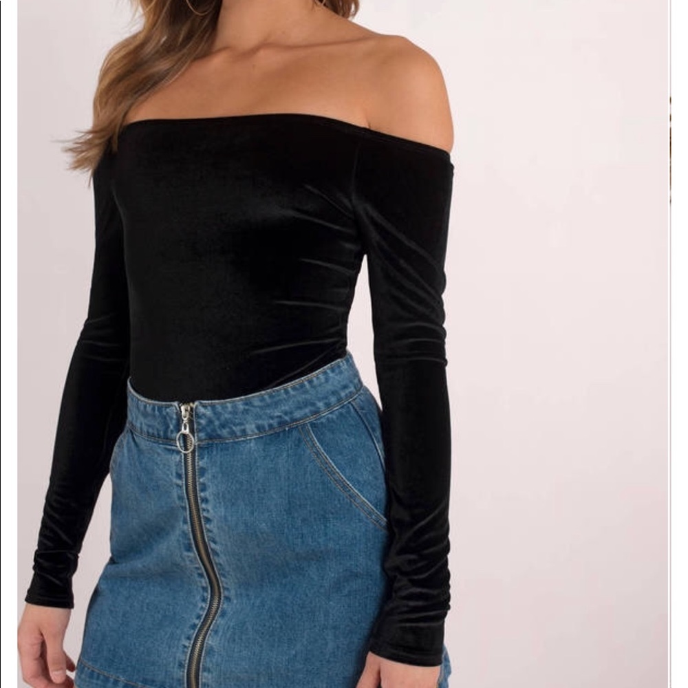 Tobi off the shoulder black velvet bodysuit NWT